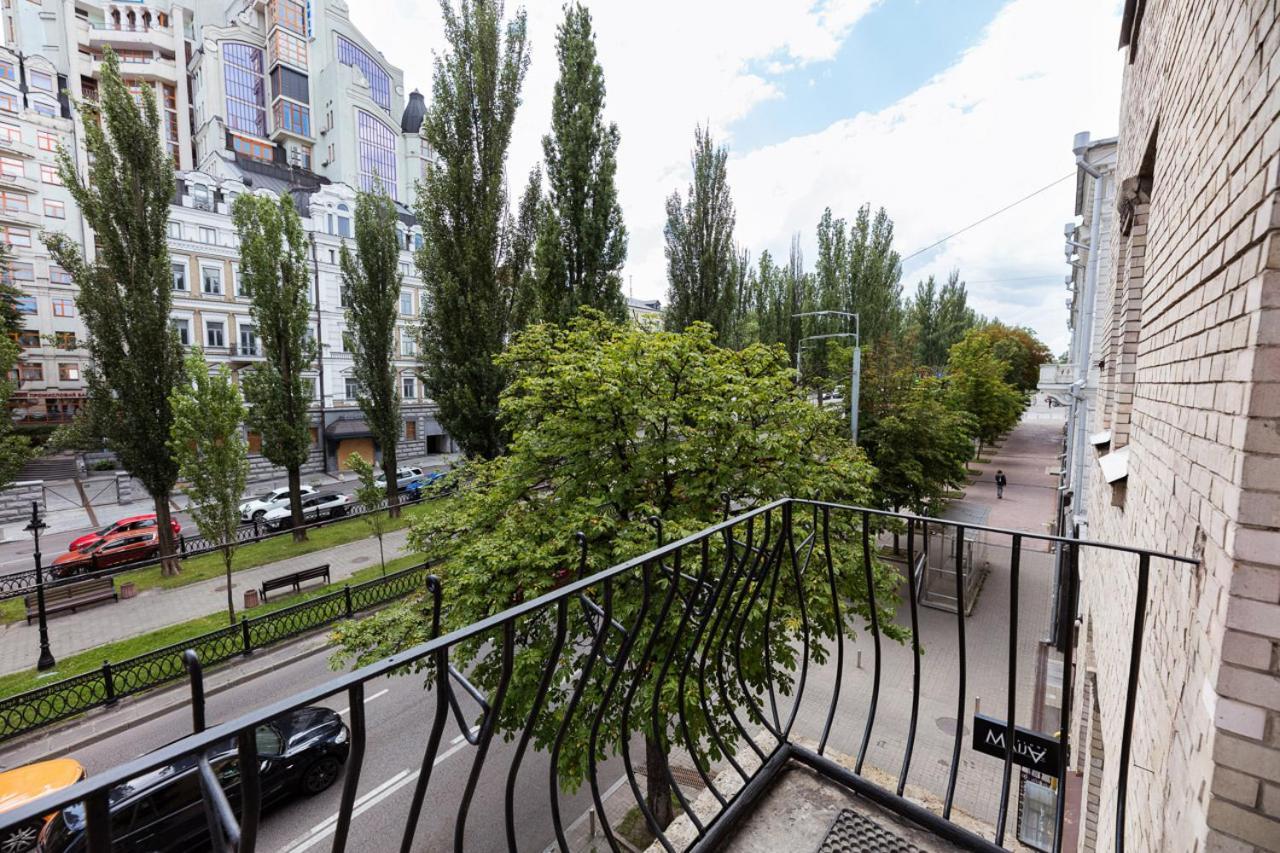Guest House "Vladimirskaya 42" 키예프 외부 사진