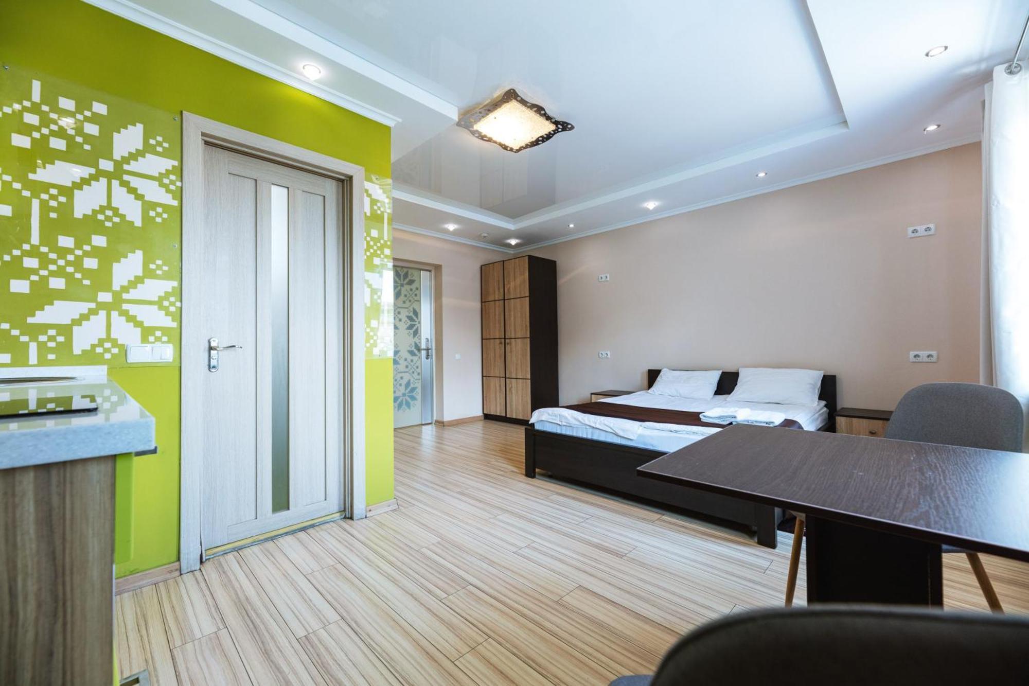 Guest House "Vladimirskaya 42" 키예프 외부 사진