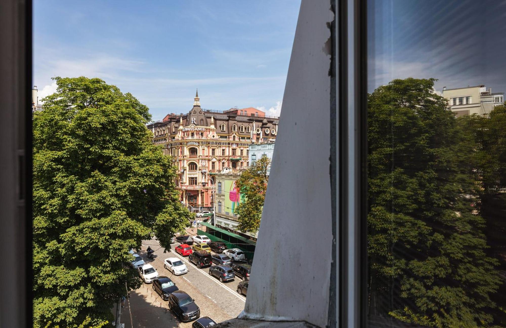 Guest House "Vladimirskaya 42" 키예프 외부 사진