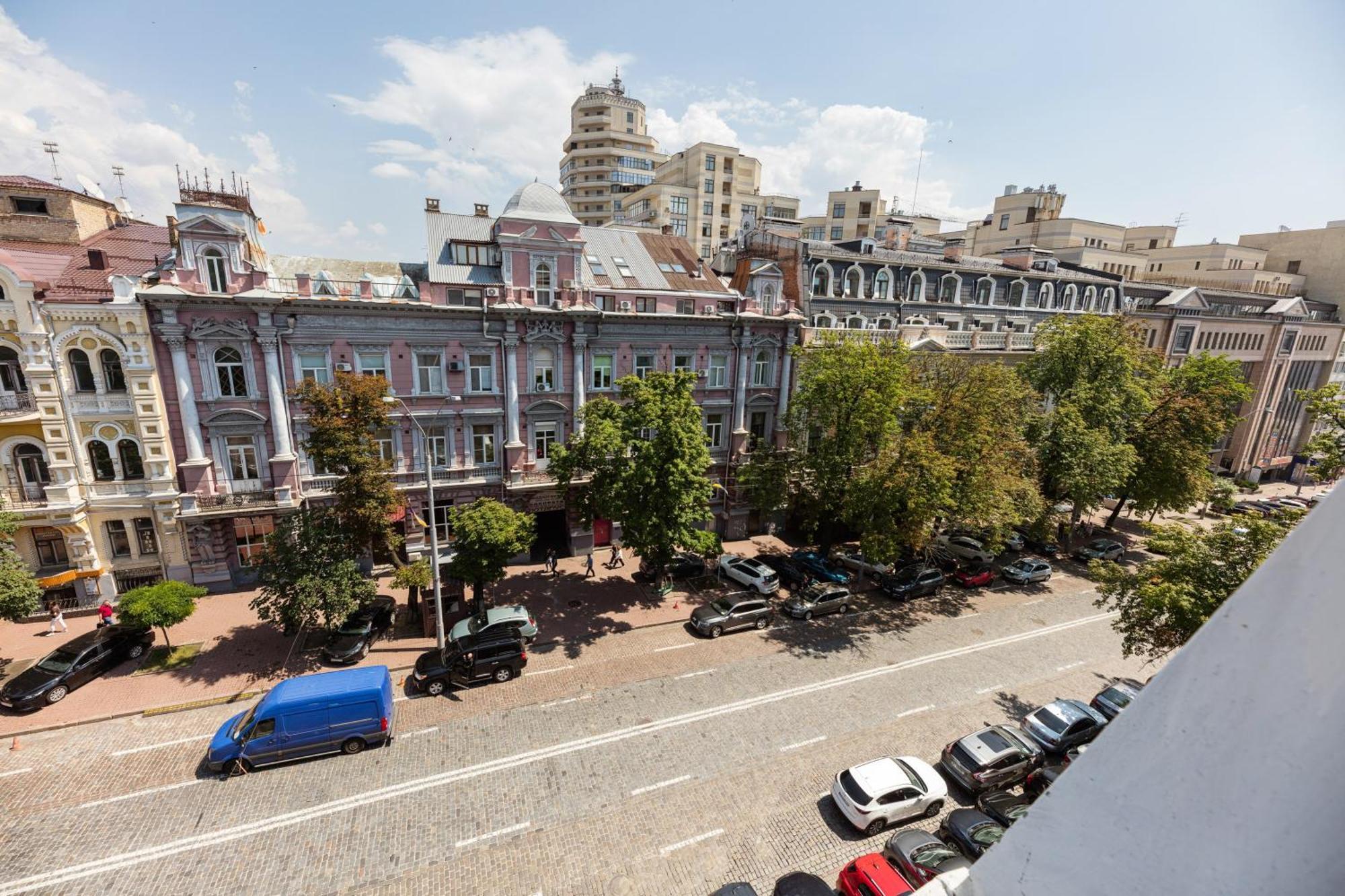 Guest House "Vladimirskaya 42" 키예프 외부 사진