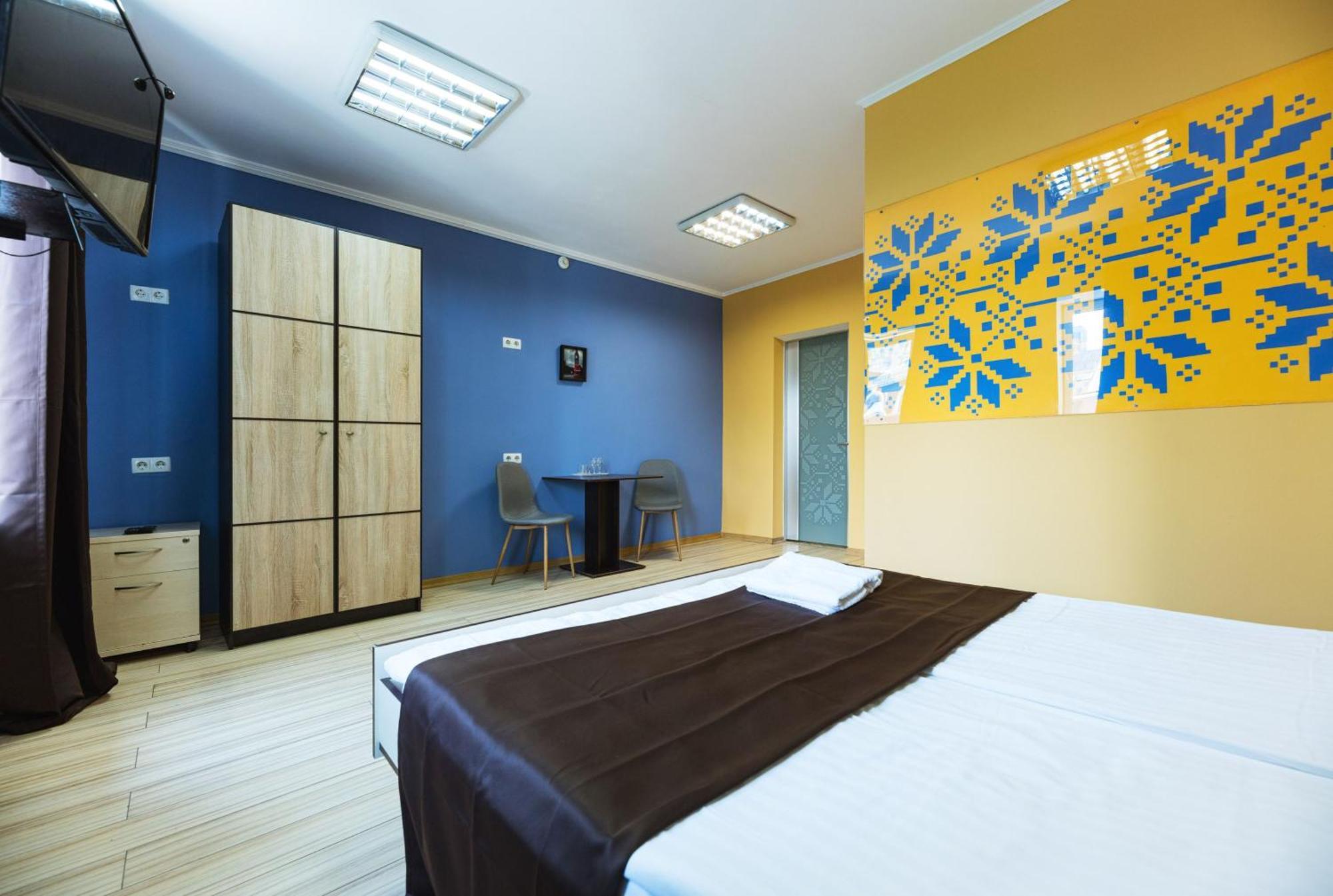 Guest House "Vladimirskaya 42" 키예프 외부 사진