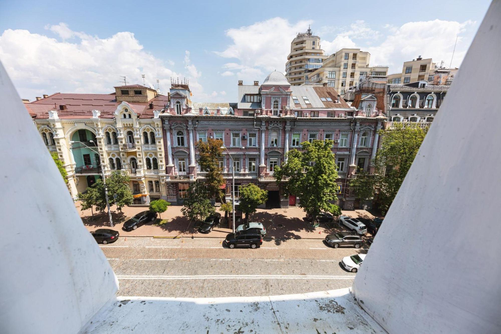 Guest House "Vladimirskaya 42" 키예프 외부 사진