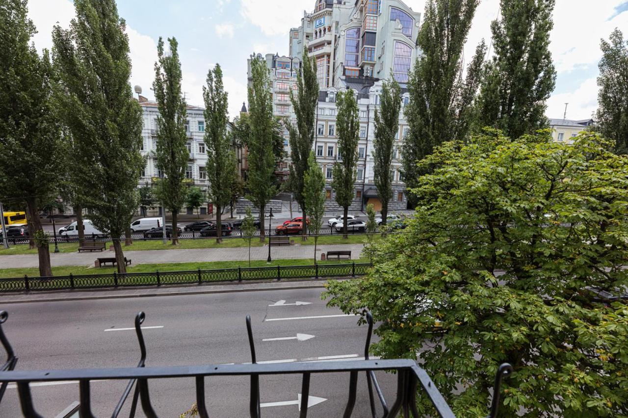 Guest House "Vladimirskaya 42" 키예프 외부 사진