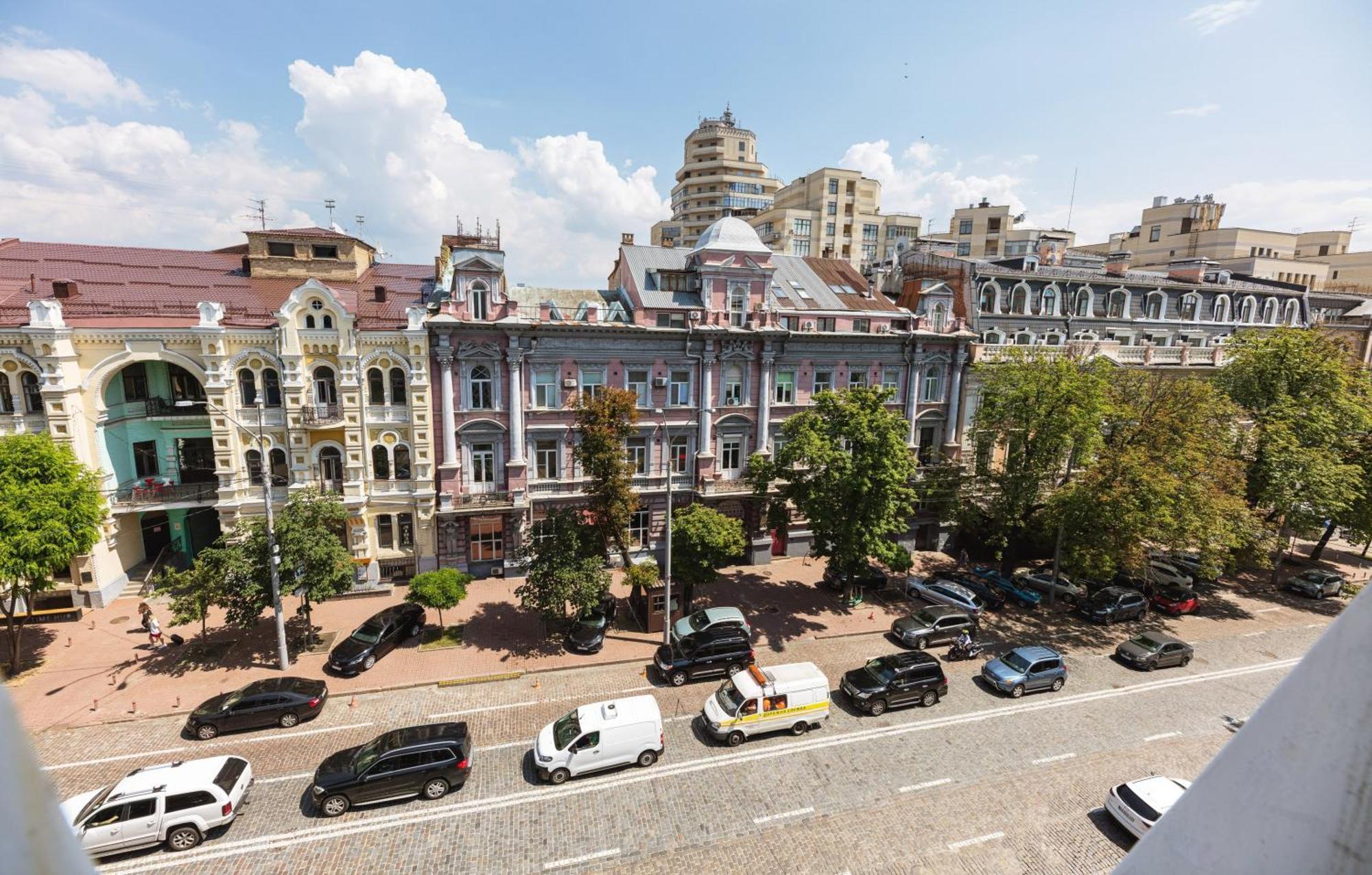 Guest House "Vladimirskaya 42" 키예프 외부 사진
