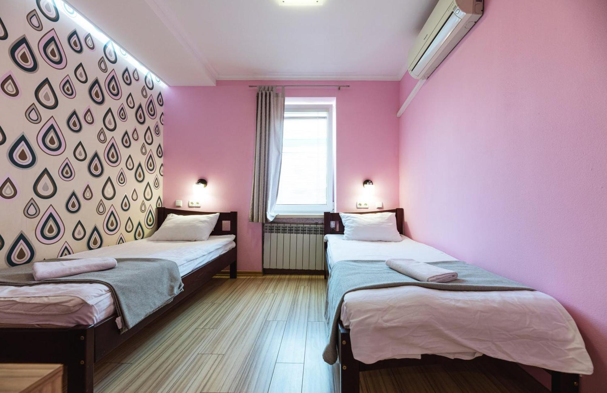 Guest House "Vladimirskaya 42" 키예프 외부 사진