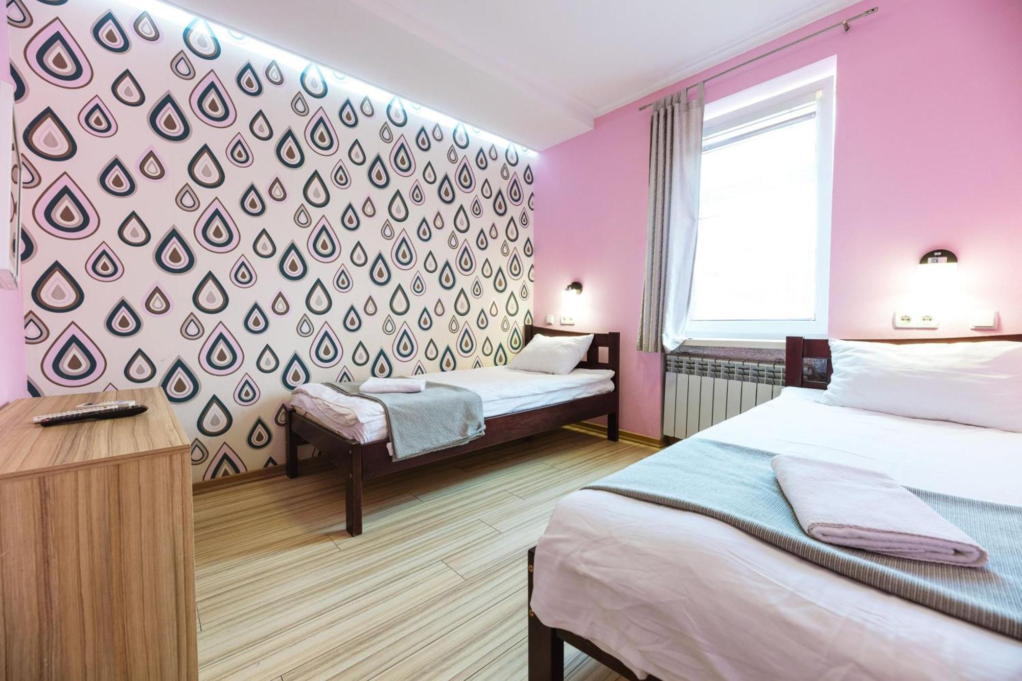 Guest House "Vladimirskaya 42" 키예프 외부 사진